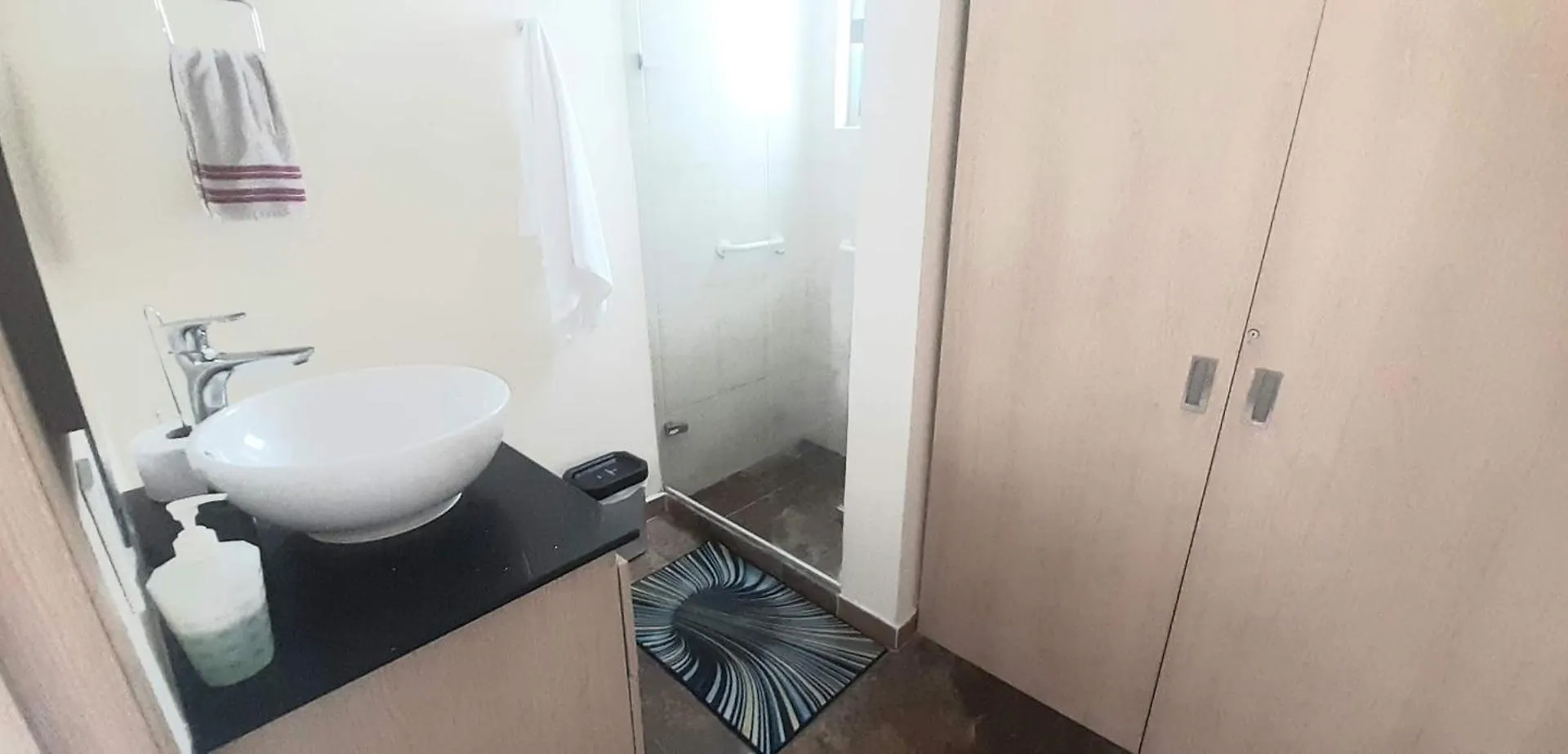 New Comfortable Laureles Apartment Great Location! Medellin
