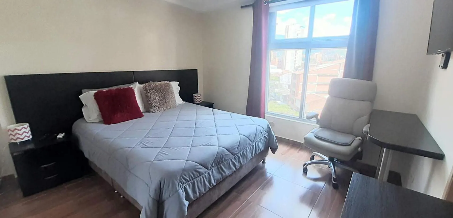 New Comfortable Laureles Apartment Great Location! Medellin